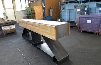 Galerie (ausklappbarer Objekttisch für Bar)